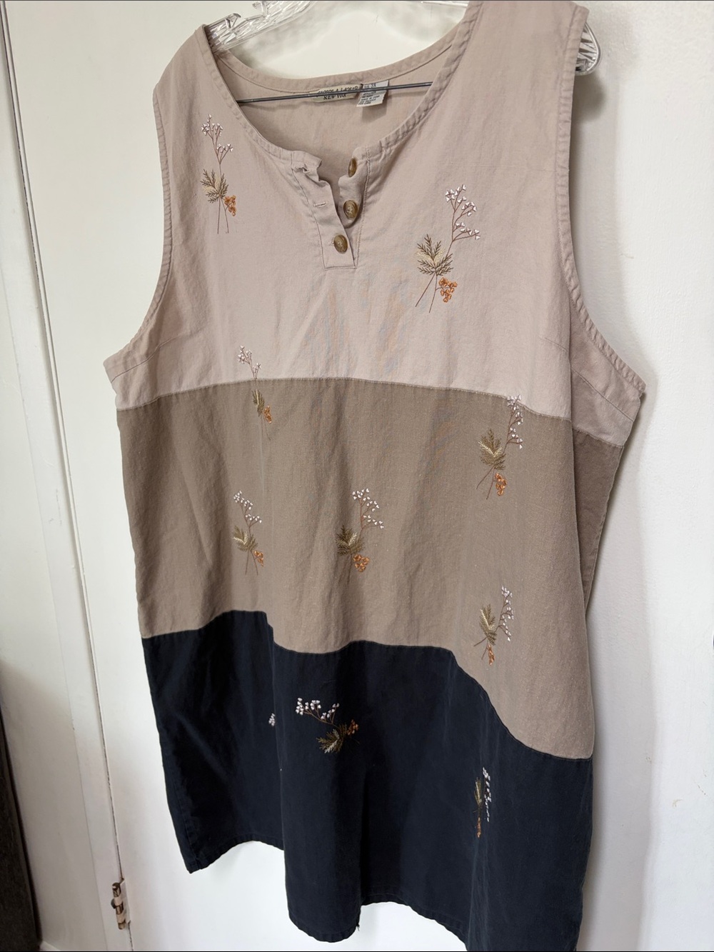 Sleeveless Colorblock Embroidered Midi Dress - Beige Taupe Black
